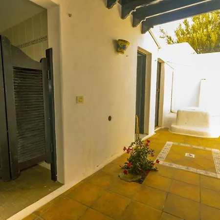 Villa Alfred Tías